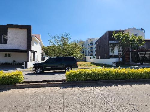 Terreno Lote en Paraíso Coutry Club de 520 mts Con Cluster Atras