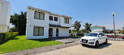 Villa en Cluster 17 en Paraíso Country Club / Emiliano Zapata - RR-109-Cp