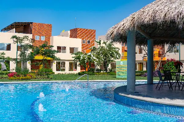 Casa en condominio en preventa con recámara en planta baja en Tezoyuca, Morelos