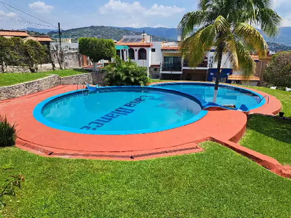 Venta de casa en condominio en Casa Blanca, Burgos, Temixco