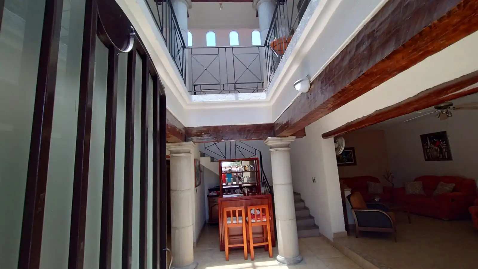 VENTA DE EXCELENTE CASA SOLA EN FRACCIONAMIENTO BURGOS BUGAMBILIAS.