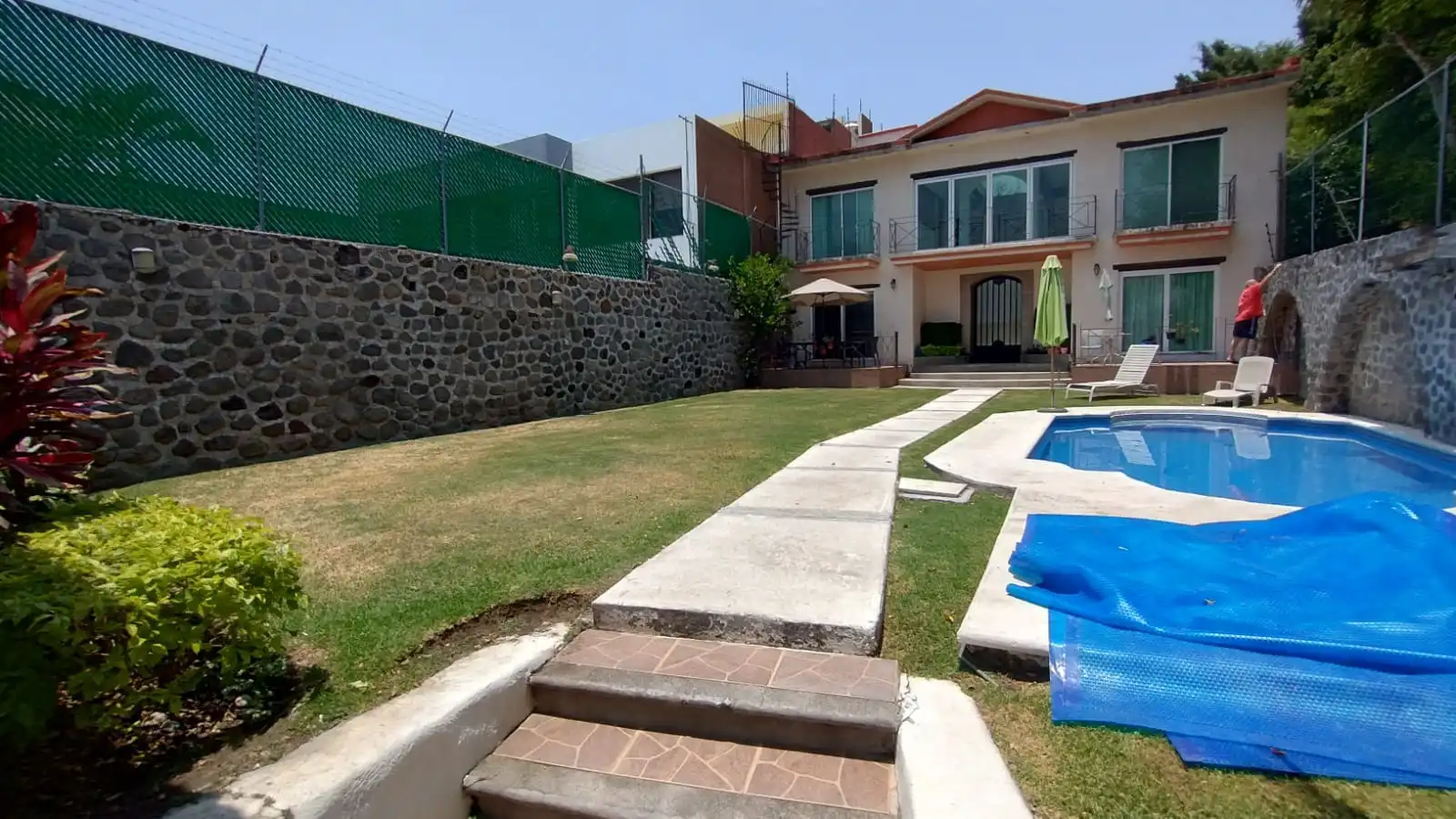 VENTA DE EXCELENTE CASA SOLA EN FRACCIONAMIENTO BURGOS BUGAMBILIAS.