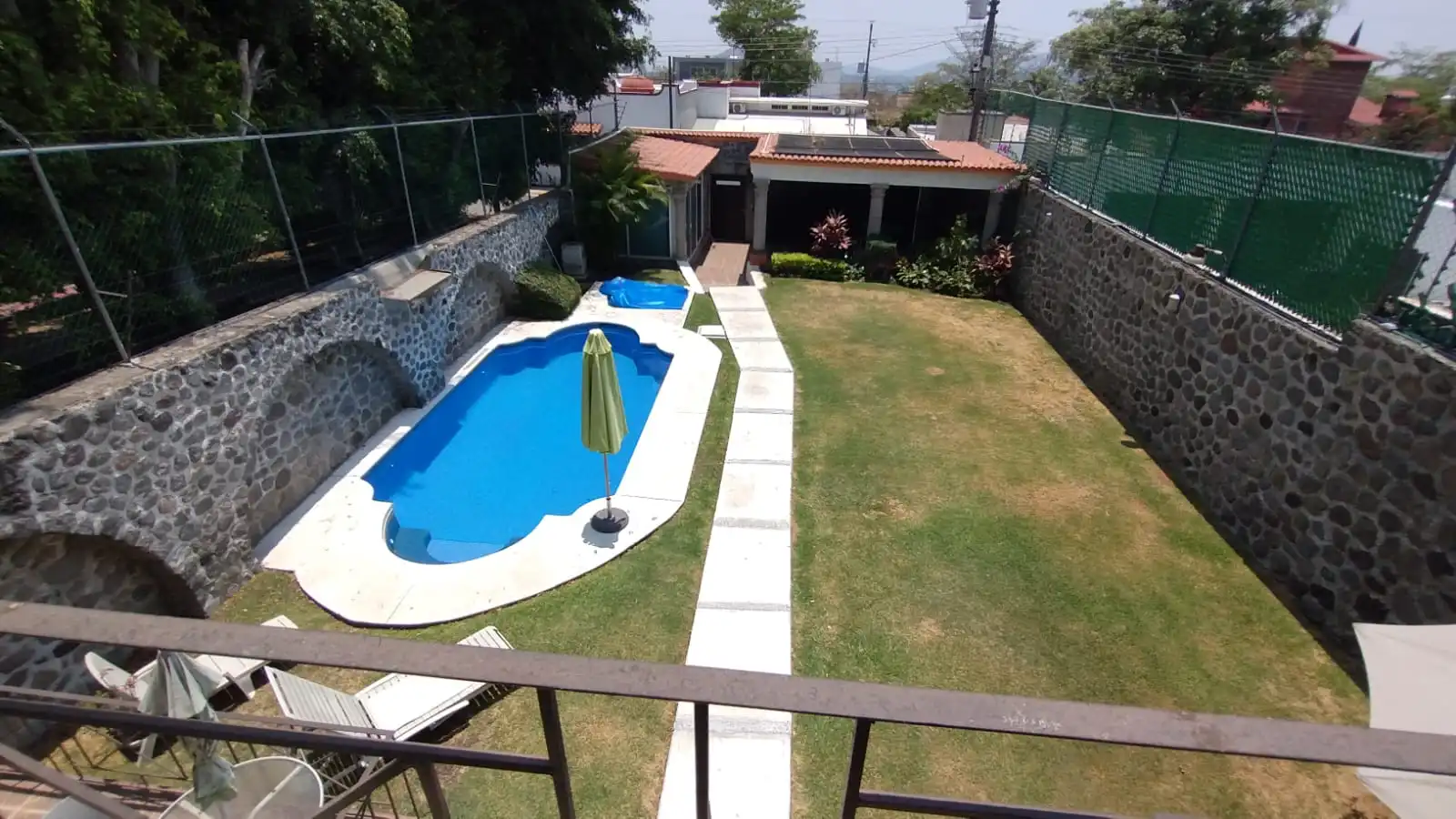 VENTA DE EXCELENTE CASA SOLA EN FRACCIONAMIENTO BURGOS BUGAMBILIAS.