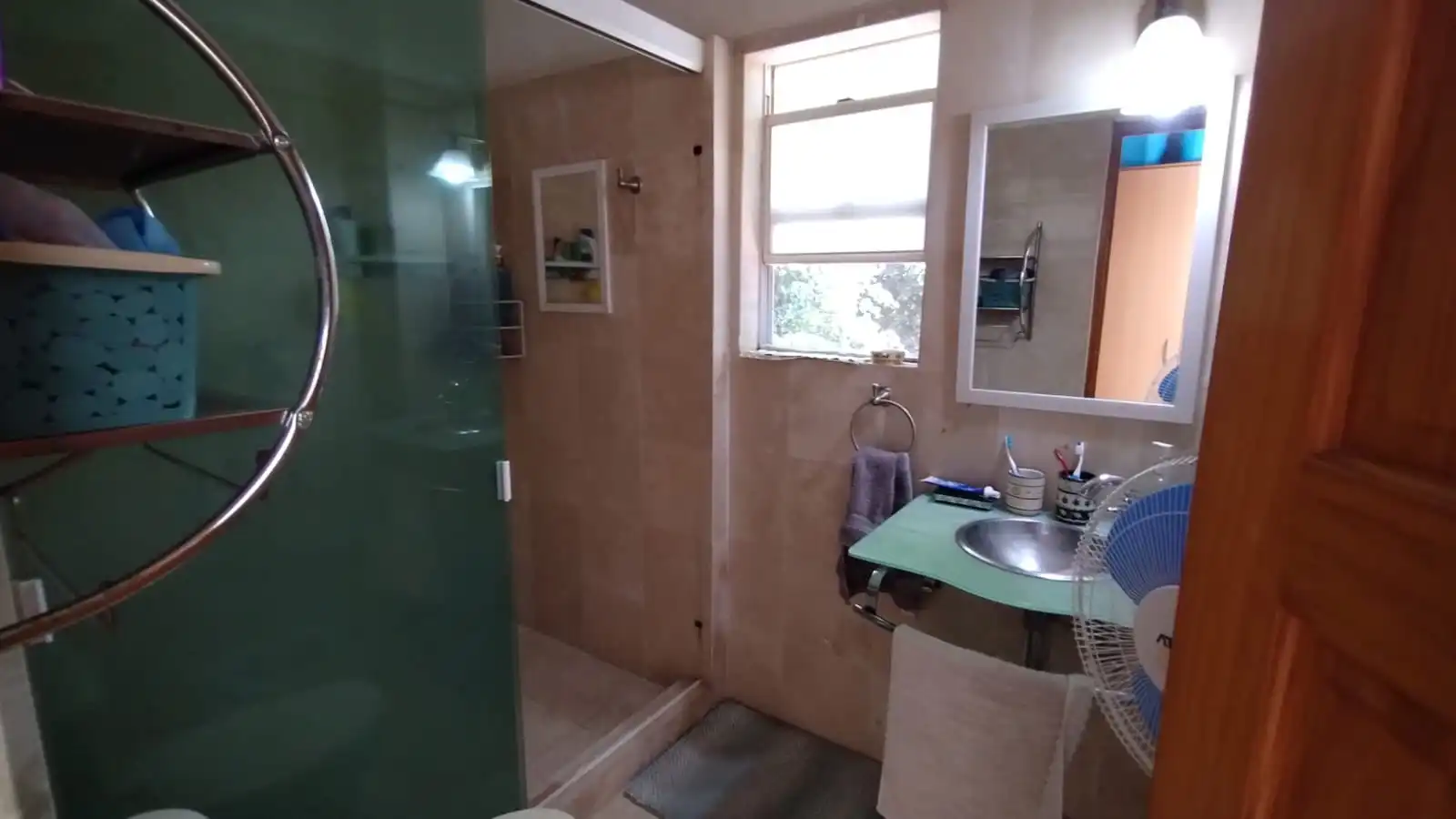 VENTA DE EXCELENTE CASA SOLA EN FRACCIONAMIENTO BURGOS BUGAMBILIAS.