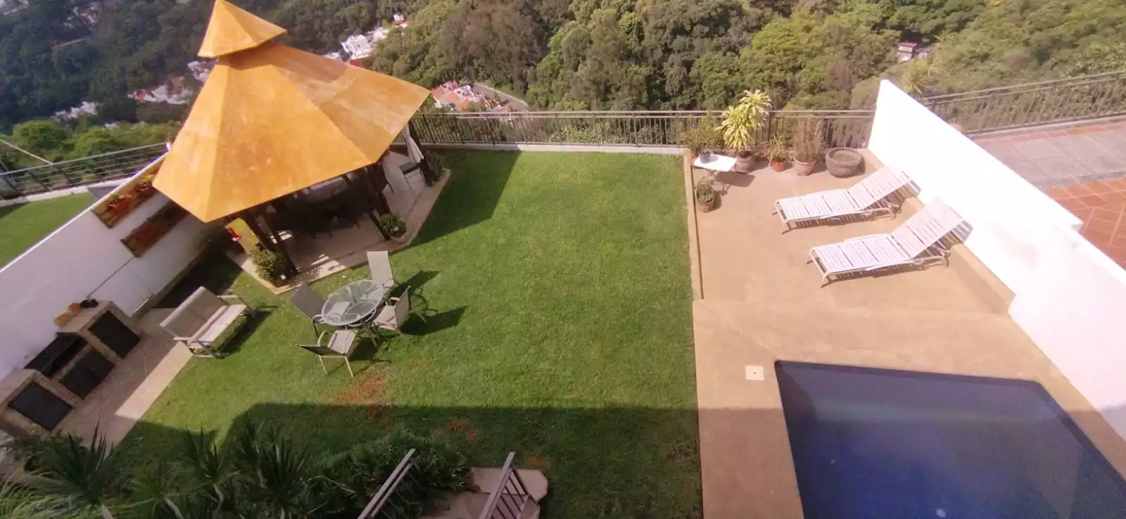 VENTA DE CASA CON VISTA PANORÁMICA, EN RANCHO TETELA, CUERNAVACA