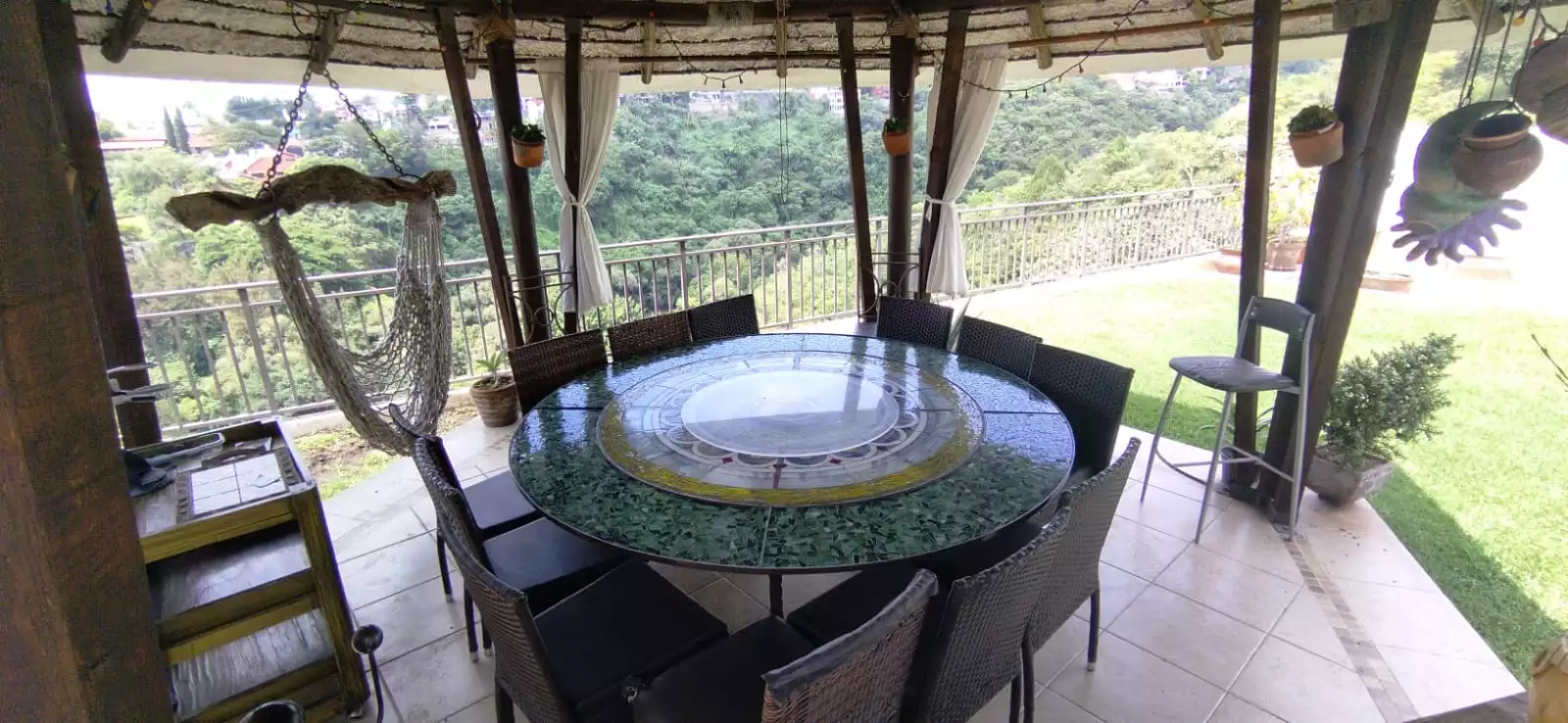 VENTA DE CASA CON VISTA PANORÁMICA, EN RANCHO TETELA, CUERNAVACA