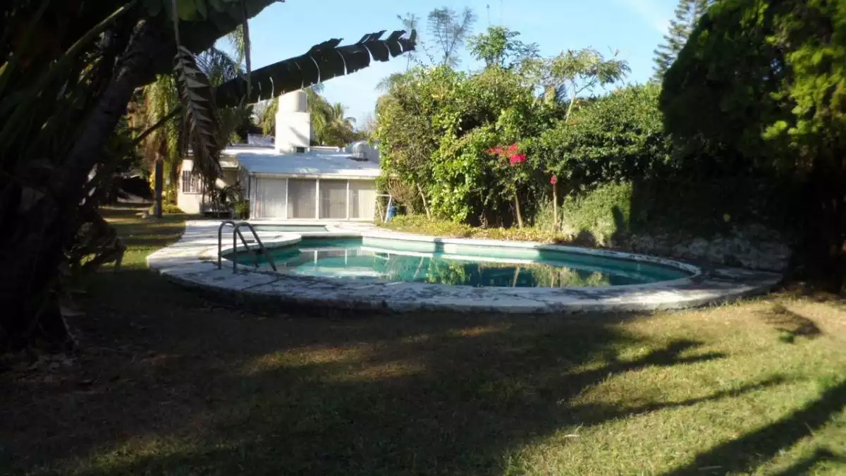 Casa en Venta de un Nivel en Condominio en Lomas de Cuernavaca