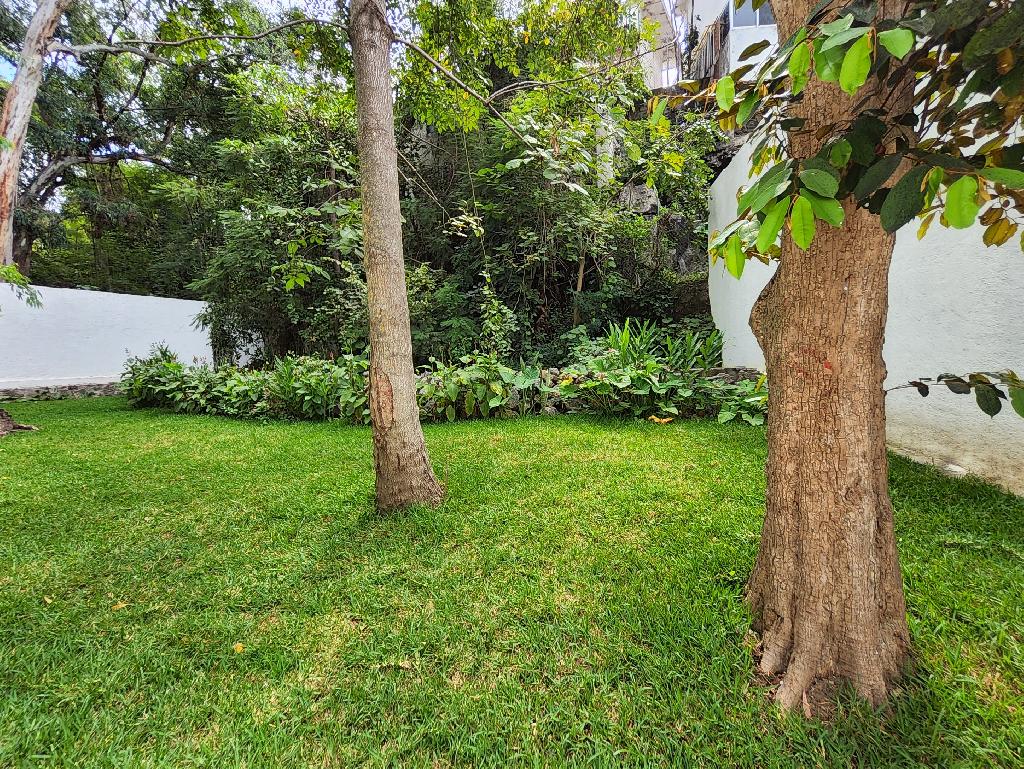 Residencia con hermoso jardín (micro clima)