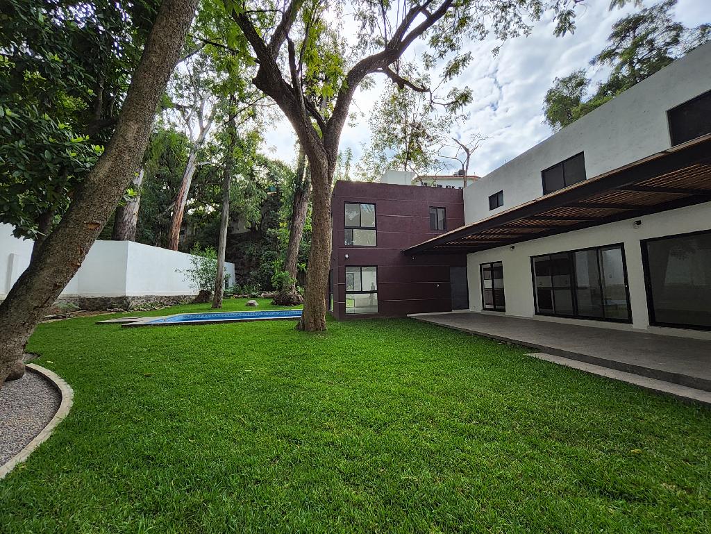 Residencia con hermoso jardín (micro clima)