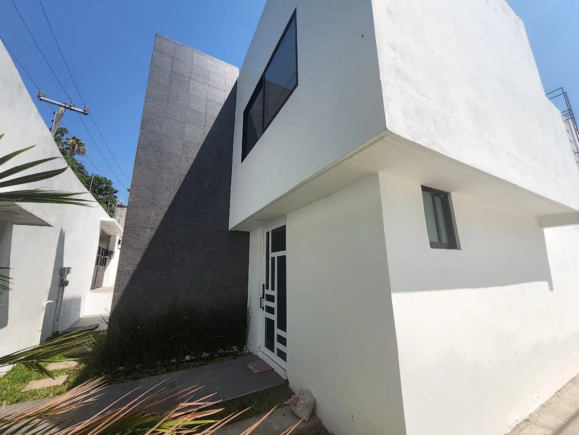 Casa estilo moderno en fraccionamiento Lomas de Cuernavaca