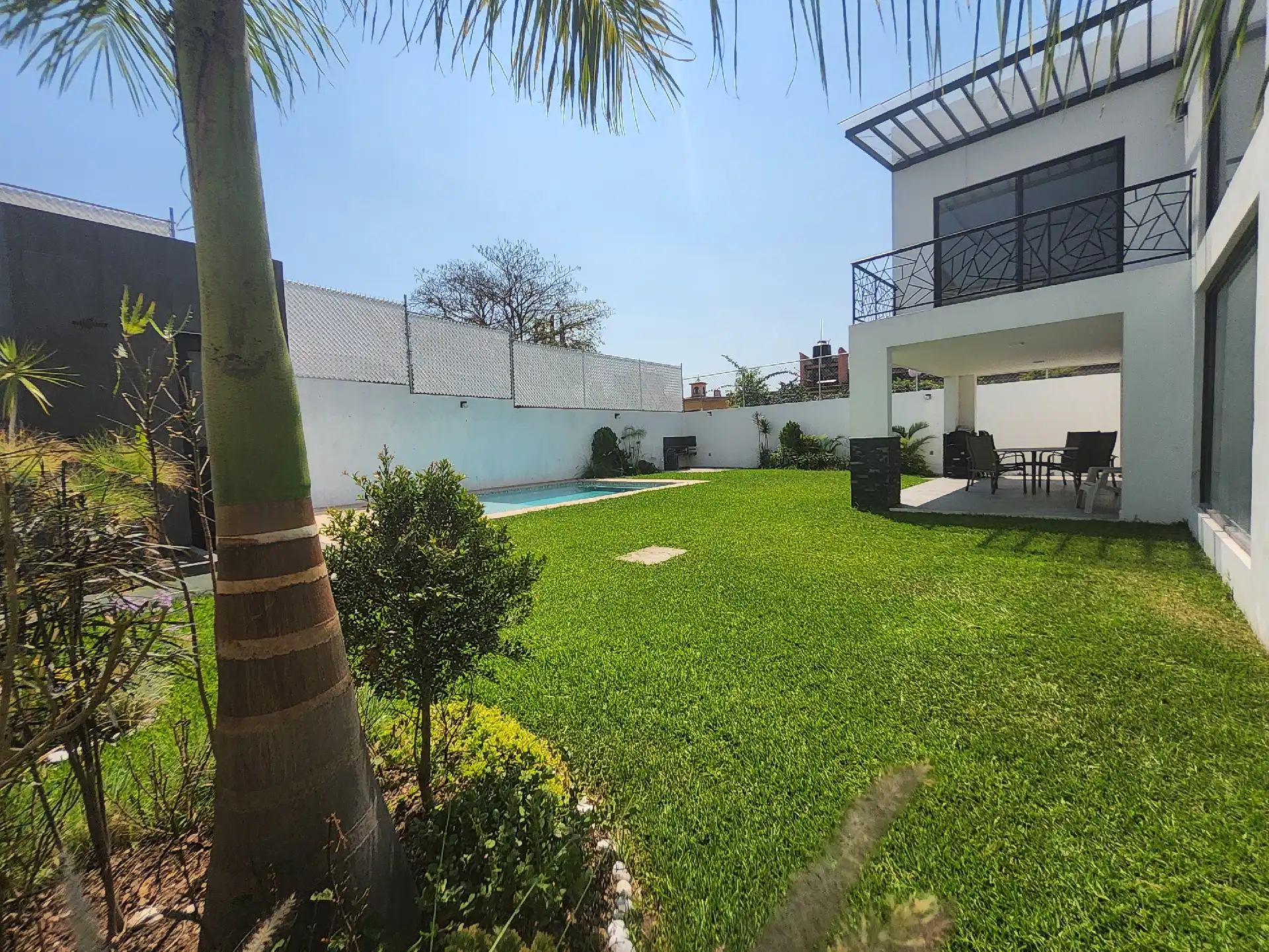 Casa estilo moderno en fraccionamiento Lomas de Cuernavaca