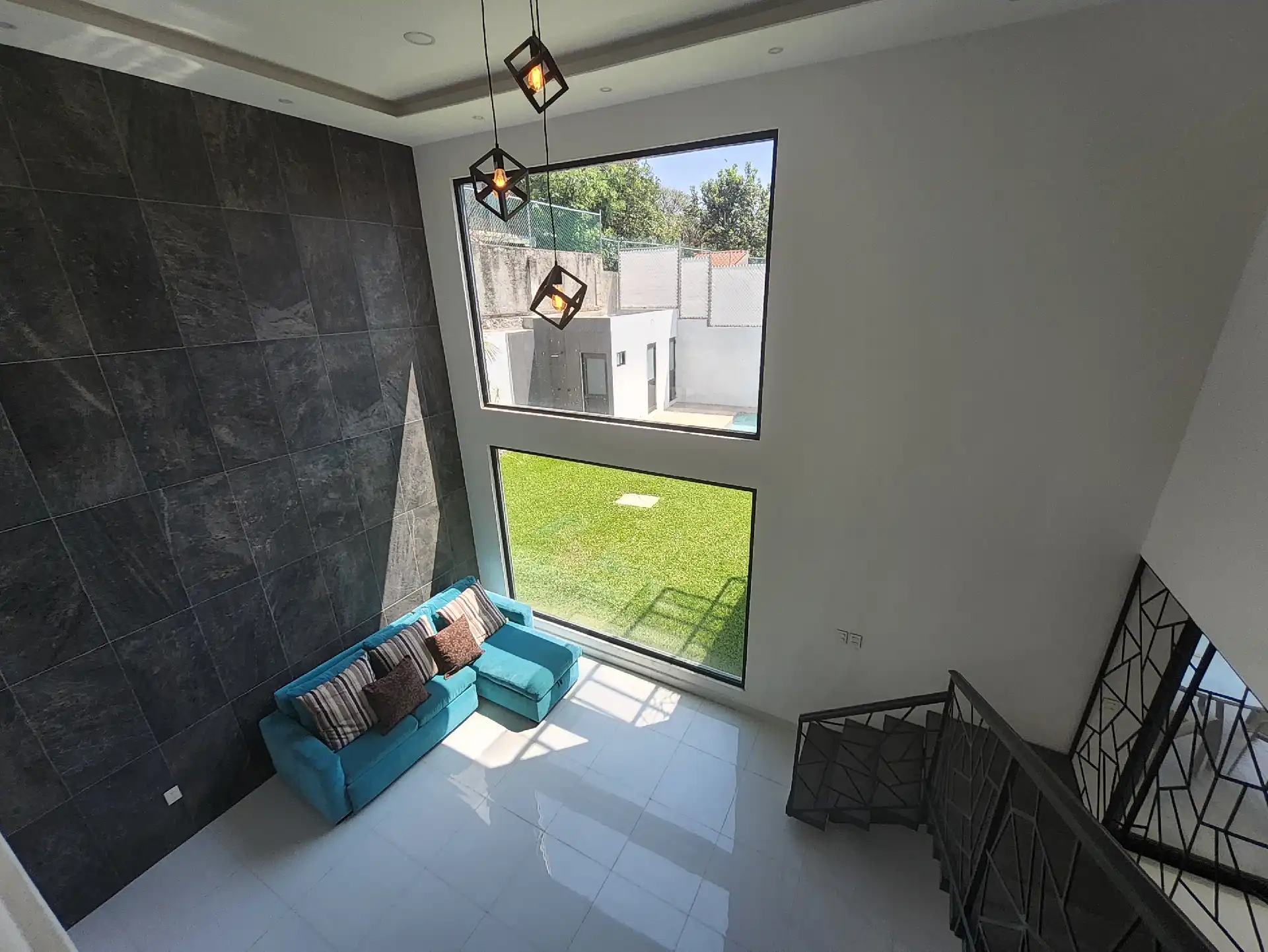Casa estilo moderno en fraccionamiento Lomas de Cuernavaca