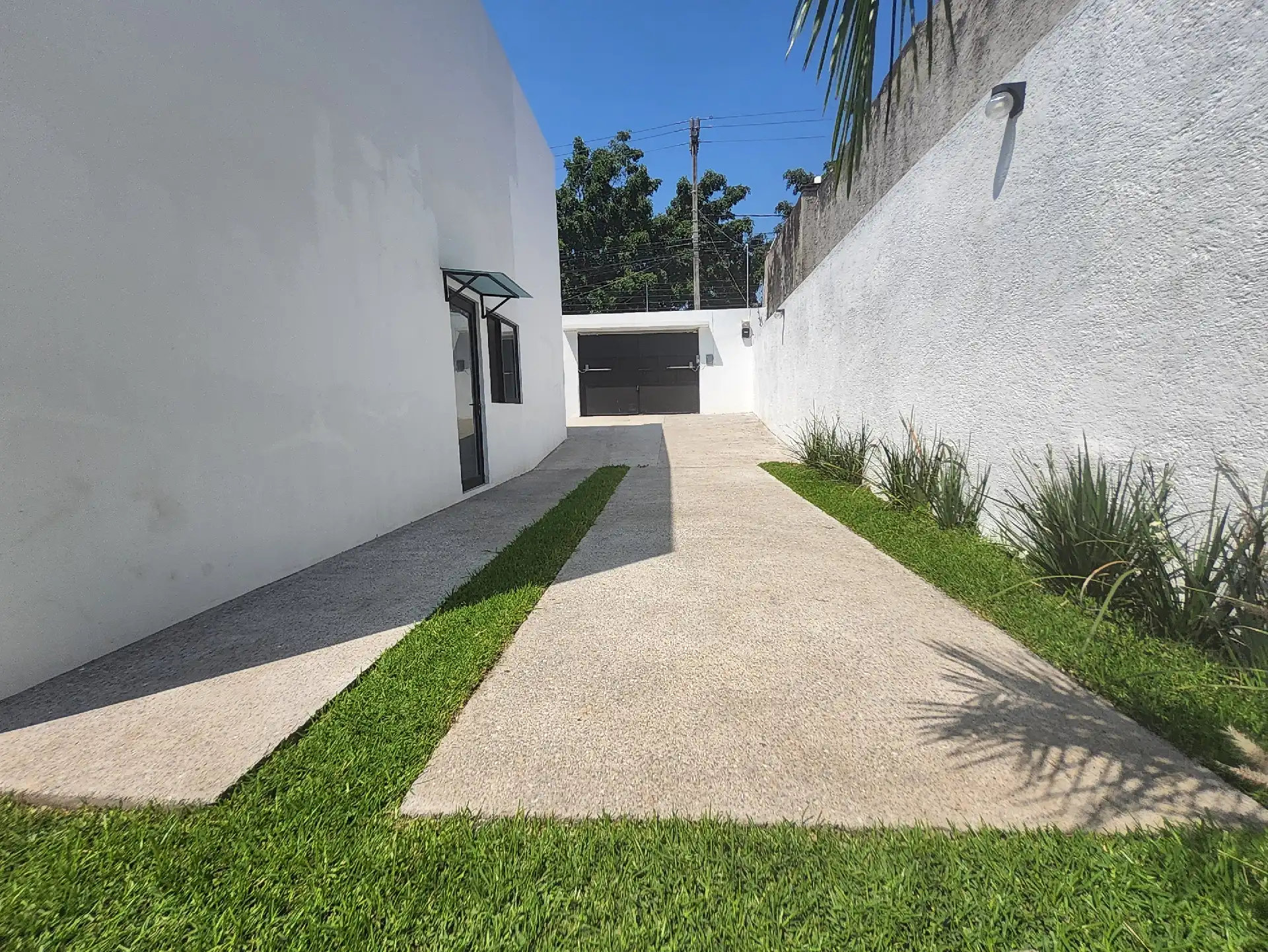 Casa estilo moderno en fraccionamiento Lomas de Cuernavaca