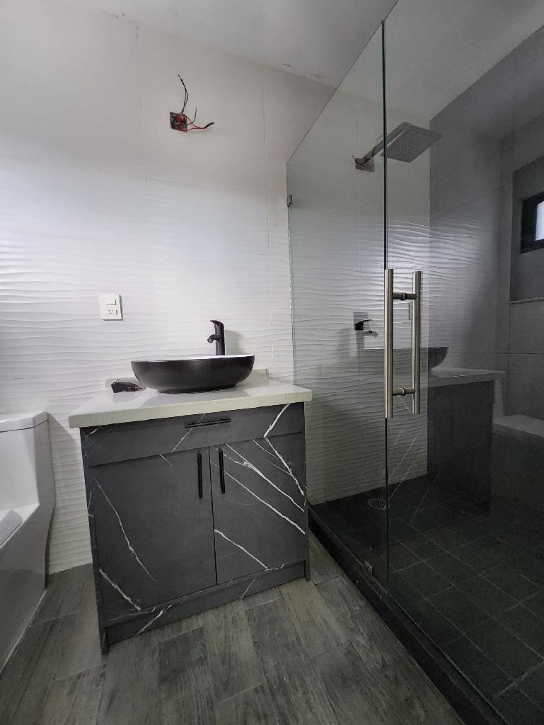Casa estilo moderno en fraccionamiento Lomas de Cuernavaca