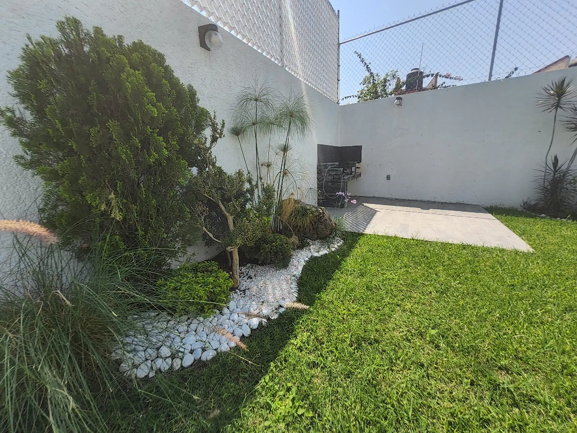 Casa estilo moderno en fraccionamiento Lomas de Cuernavaca