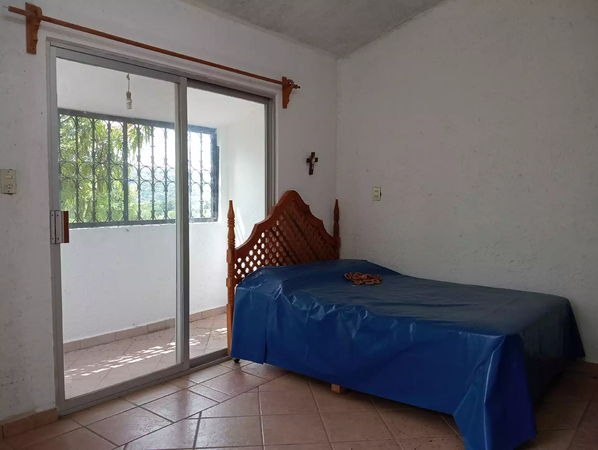Casa de campo con extenso terreno en Xochitepec w