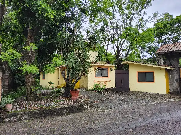 Casa en renta en fraccionamiento privado. Un solo nivel.