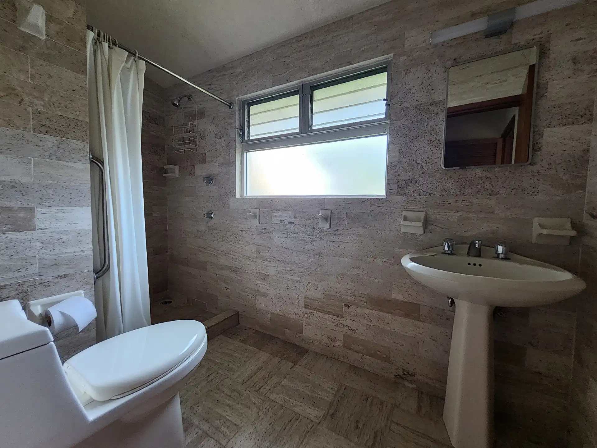 Residencia ideal para disfrutar del clima de Morelos, zona sur de Cuernavaca.