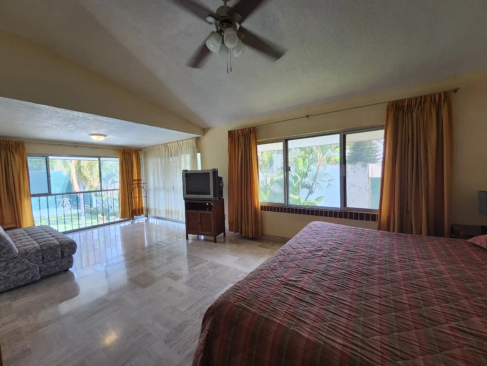 Residencia ideal para disfrutar del clima de Morelos, zona sur de Cuernavaca.