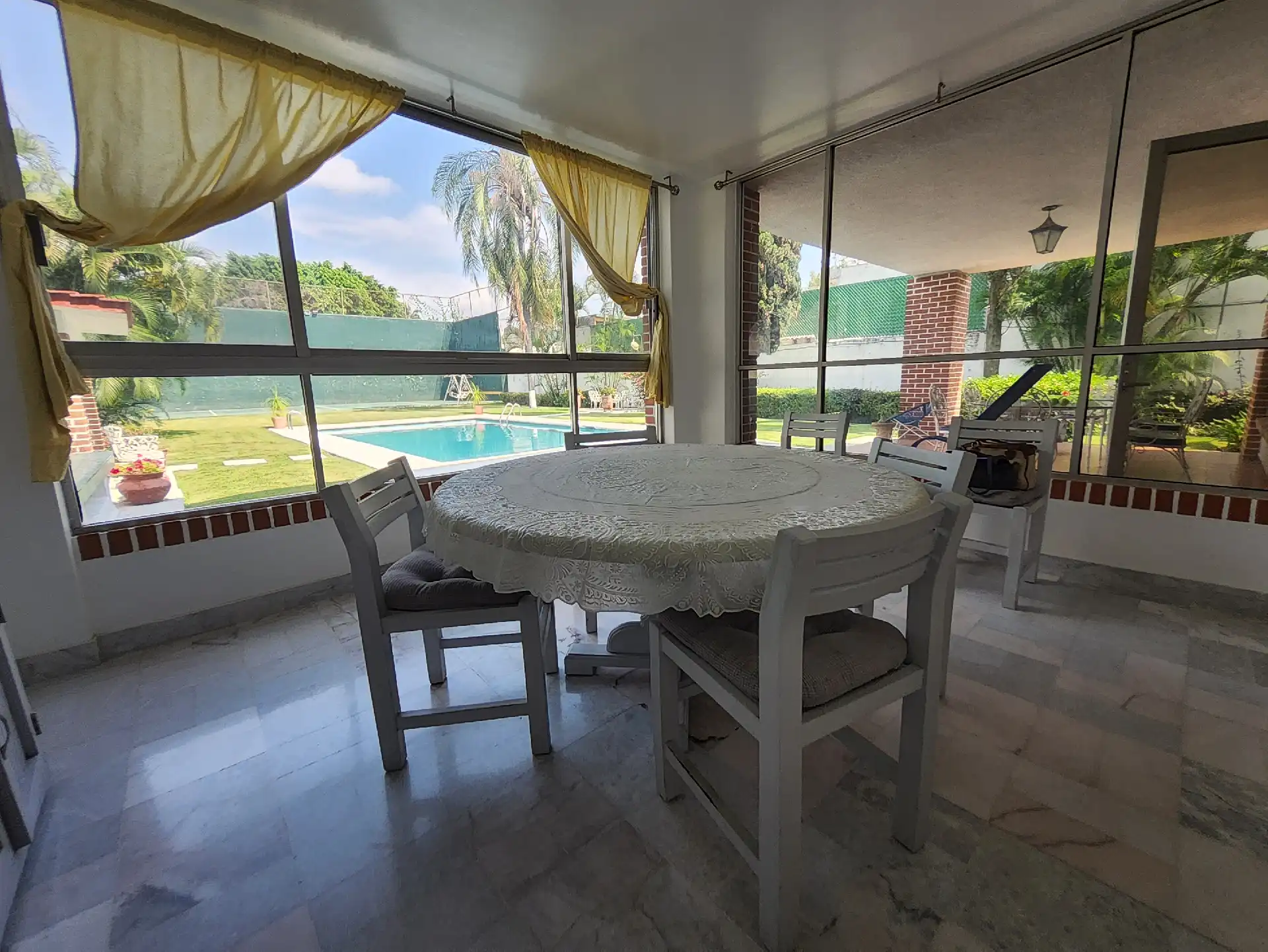 Residencia ideal para disfrutar del clima de Morelos, zona sur de Cuernavaca.