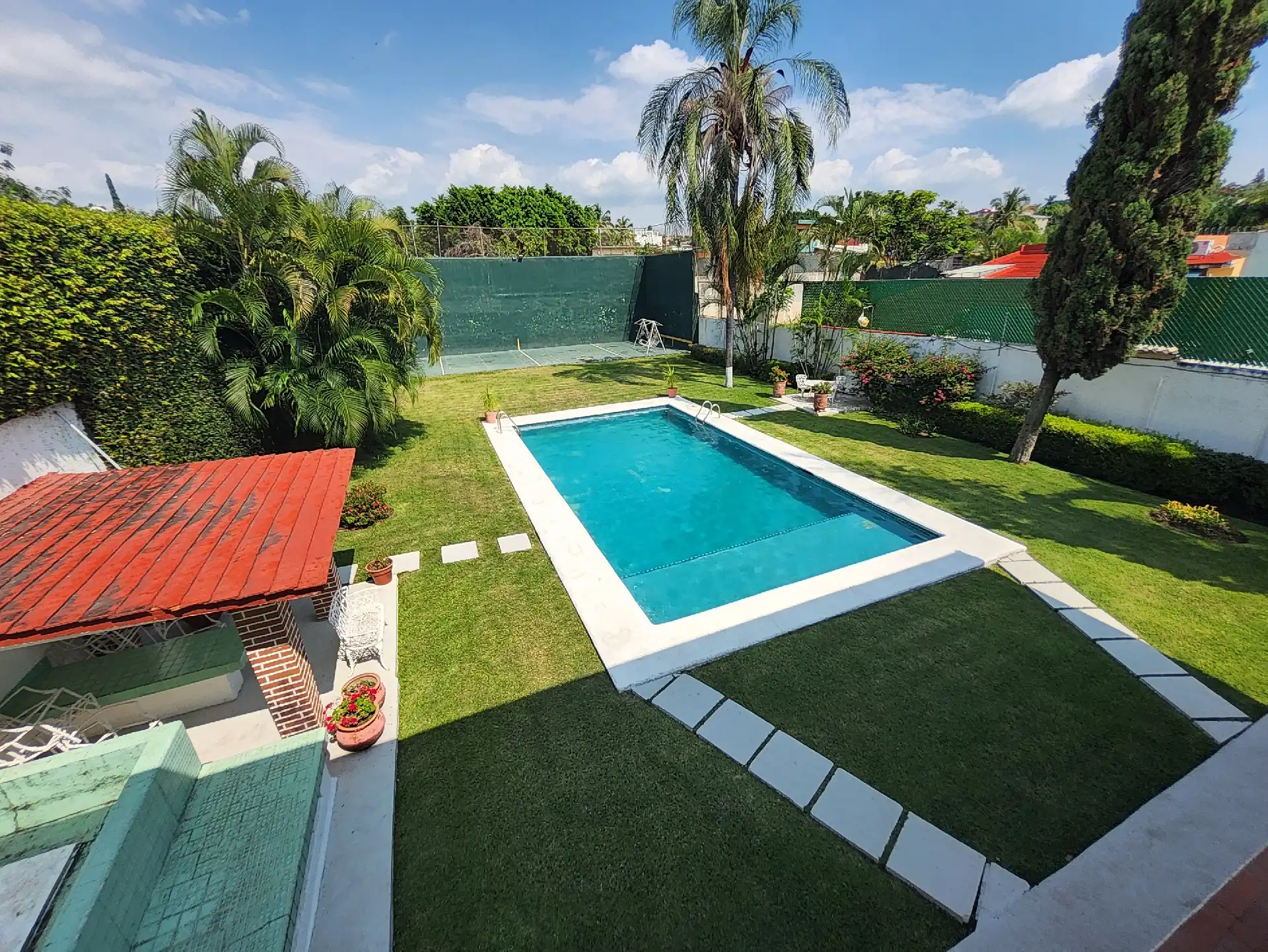 Residencia ideal para disfrutar del clima de Morelos, zona sur de Cuernavaca.
