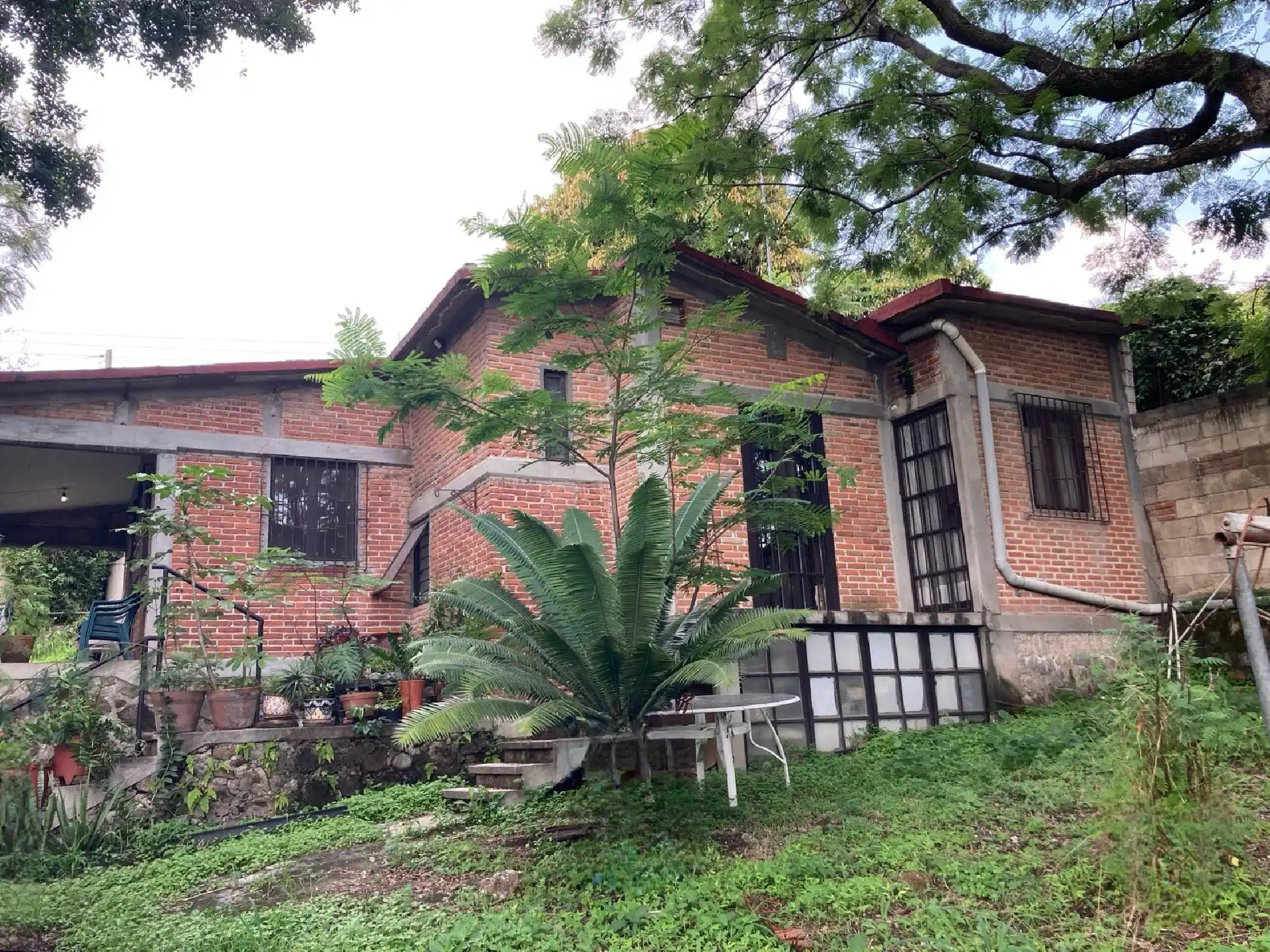 Casa con ámplio terreno. Colonia 3 de Mayo.