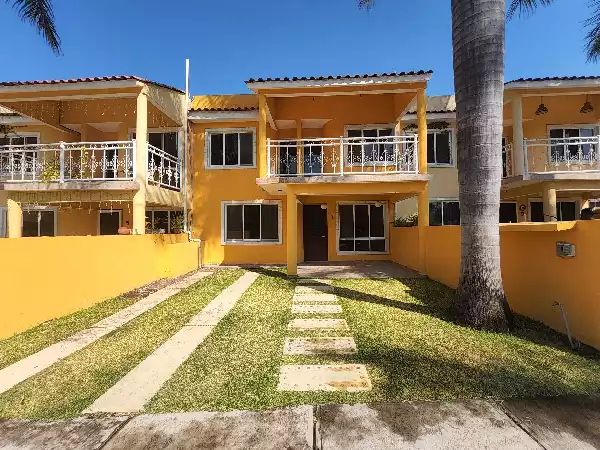 Casa de 3 recámaras con alberca en Xochitepec