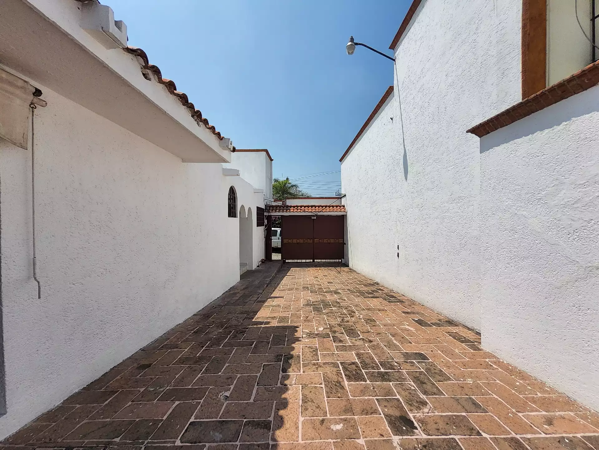Casa en una planta con alberca en renta en Palmira.