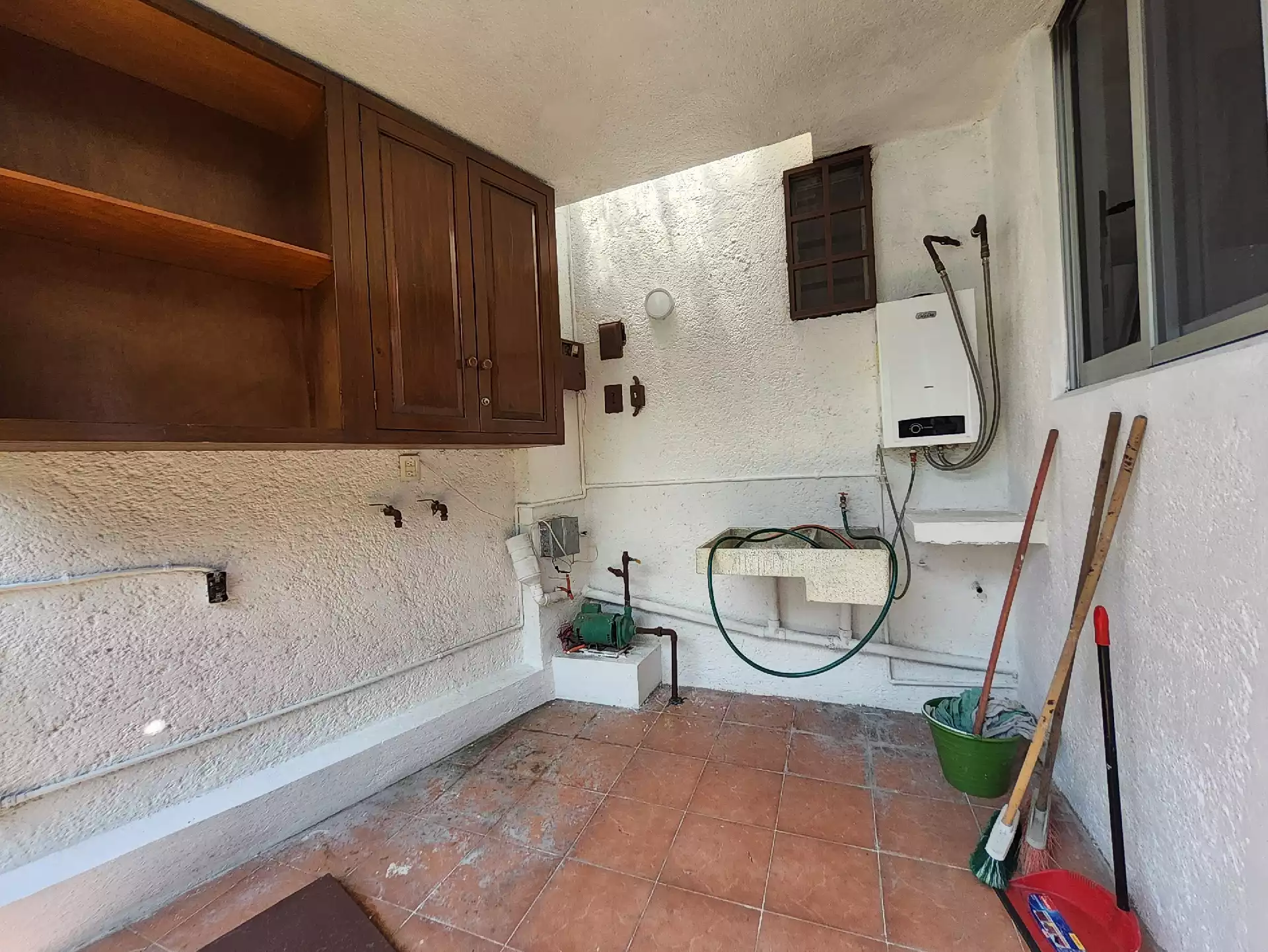 Casa en una planta con alberca en renta en Palmira.