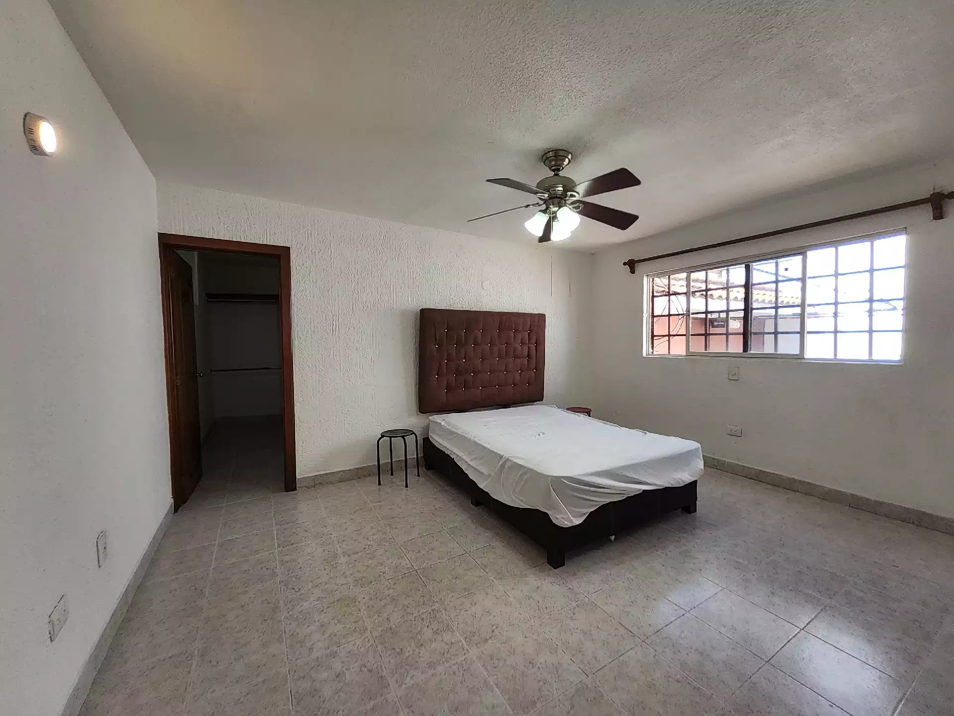 Casa en una planta con alberca en renta en Palmira.