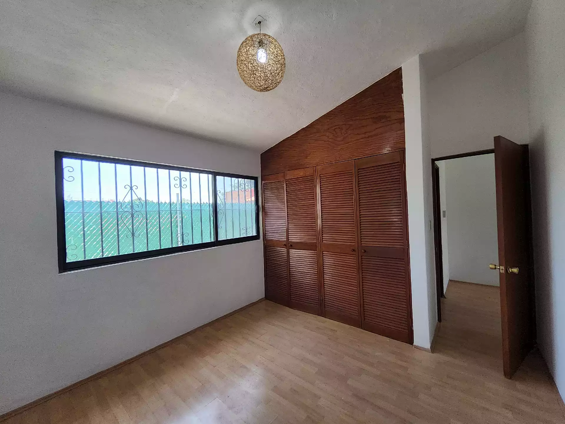 Casa en renta de 4 recámaras en Lomas de Cortés, Cuernavaca.