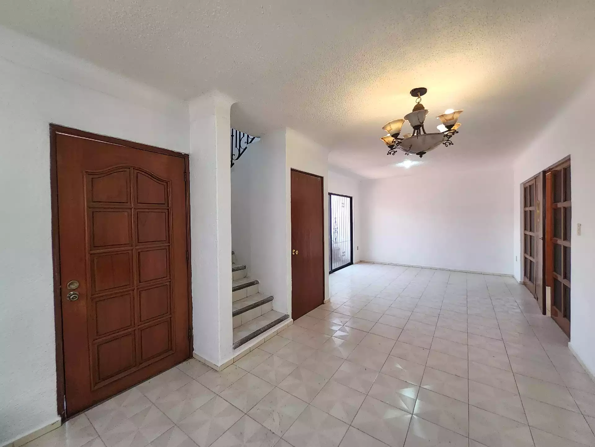 Casa en renta de 4 recámaras en Lomas de Cortés, Cuernavaca.
