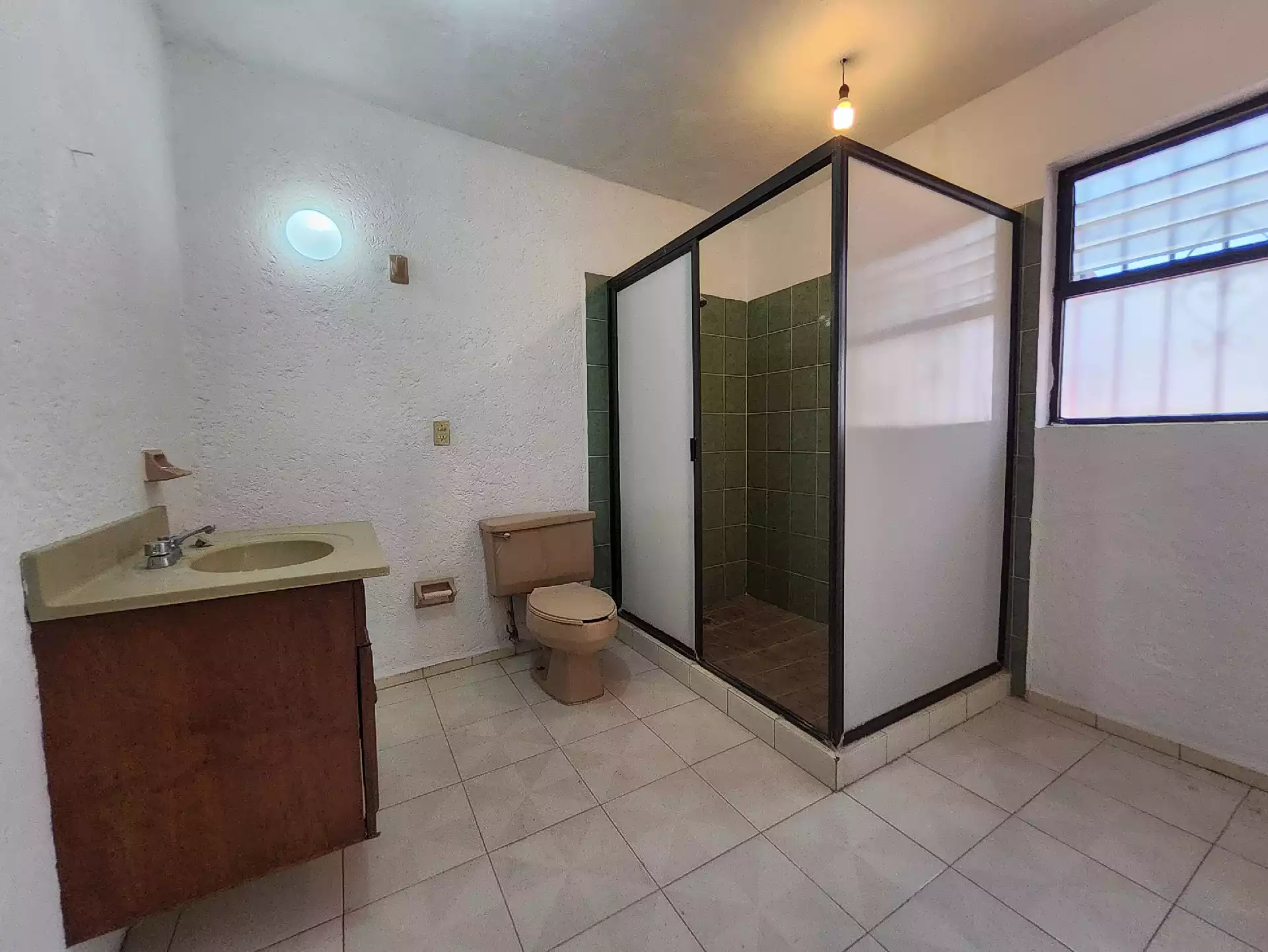 Casa en renta de 4 recámaras en Lomas de Cortés, Cuernavaca.