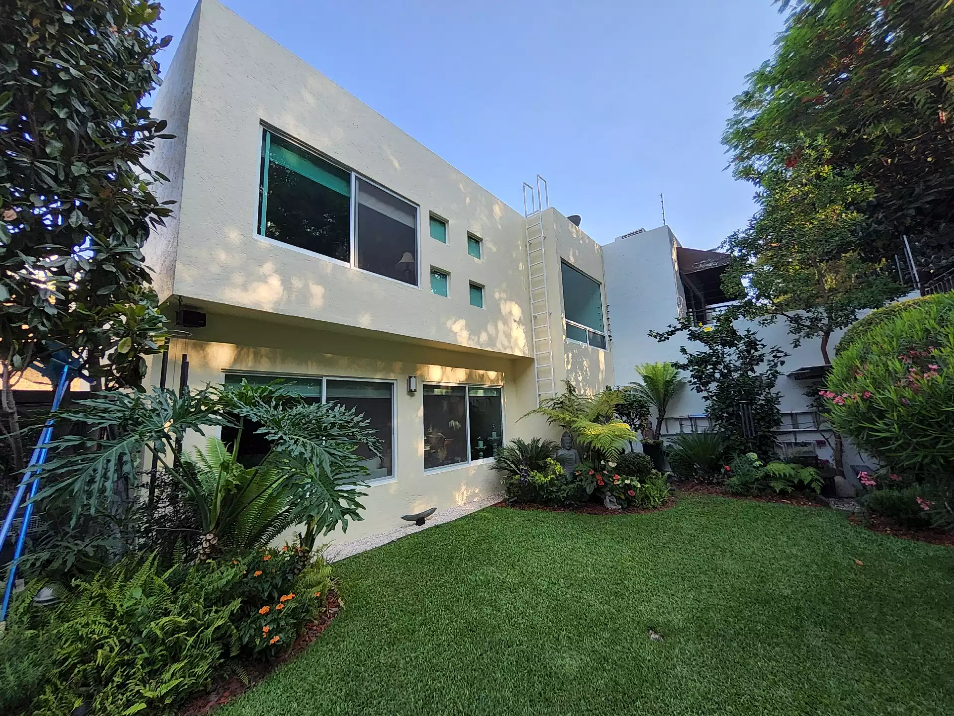 Residencia en venta en fraccionamiento privado al sur de Cuernavaca.