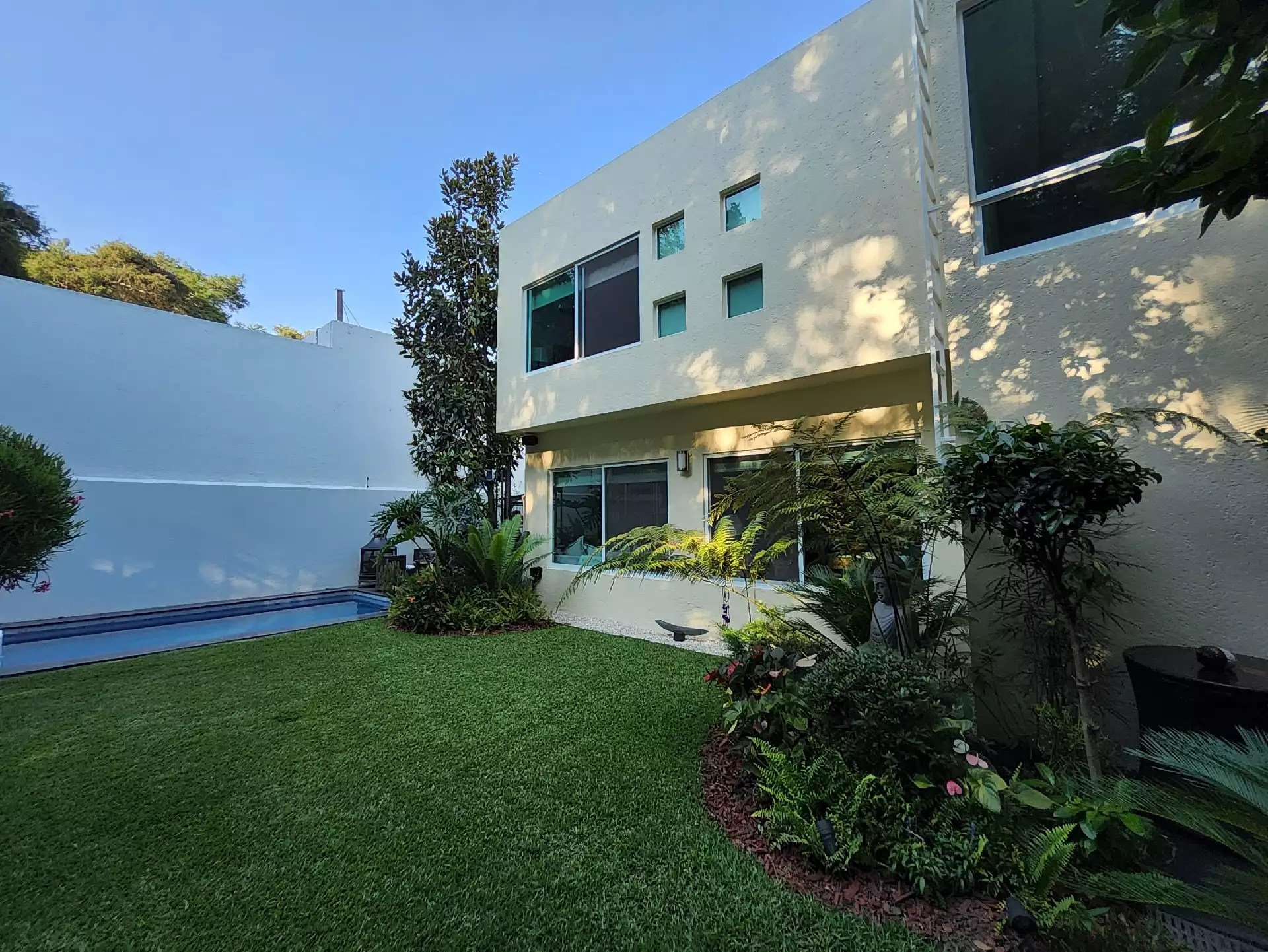 Residencia en venta en fraccionamiento privado al sur de Cuernavaca.