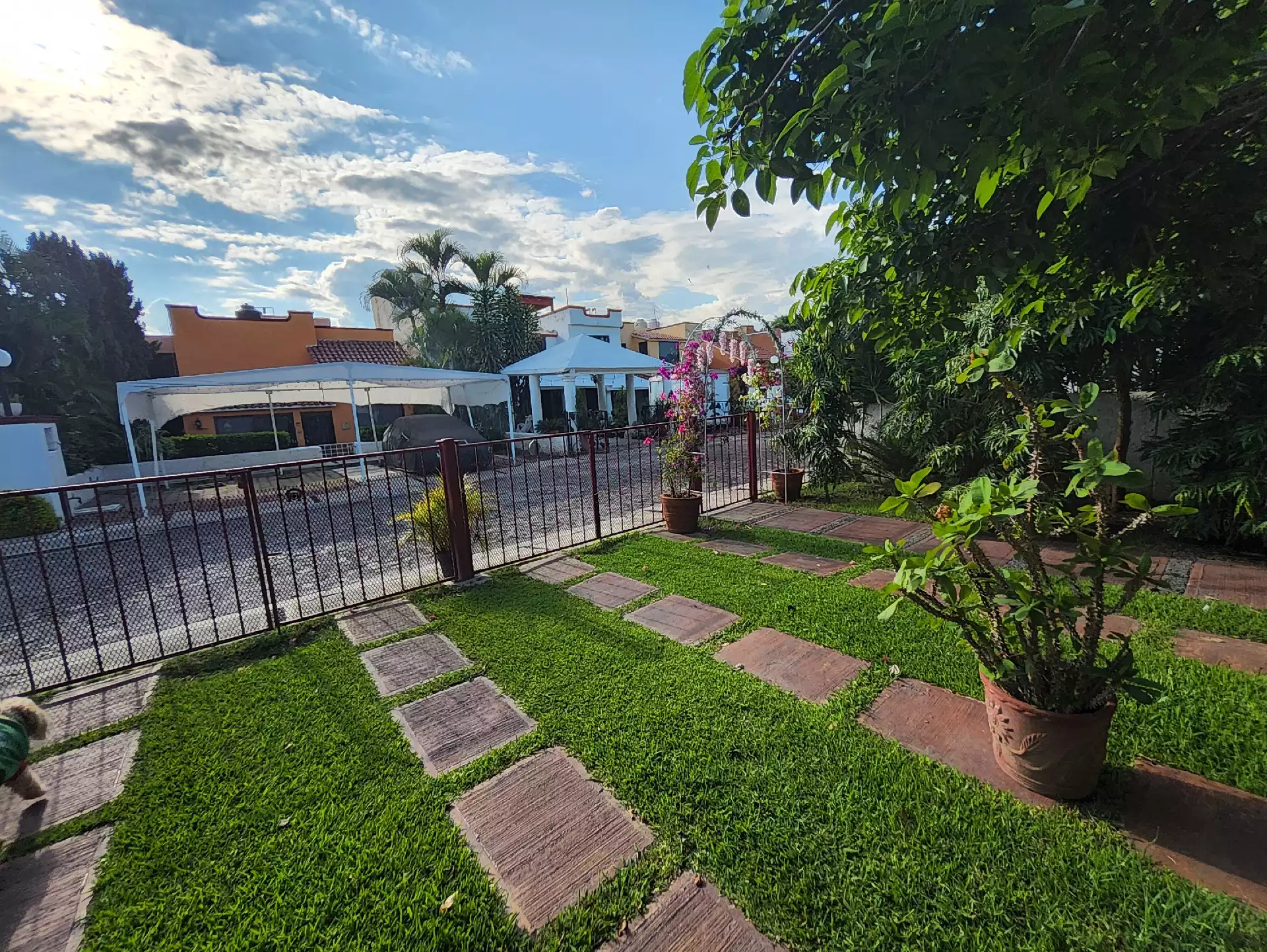 Casa en renta en privada dentro del fraccionamiento Junto al Río