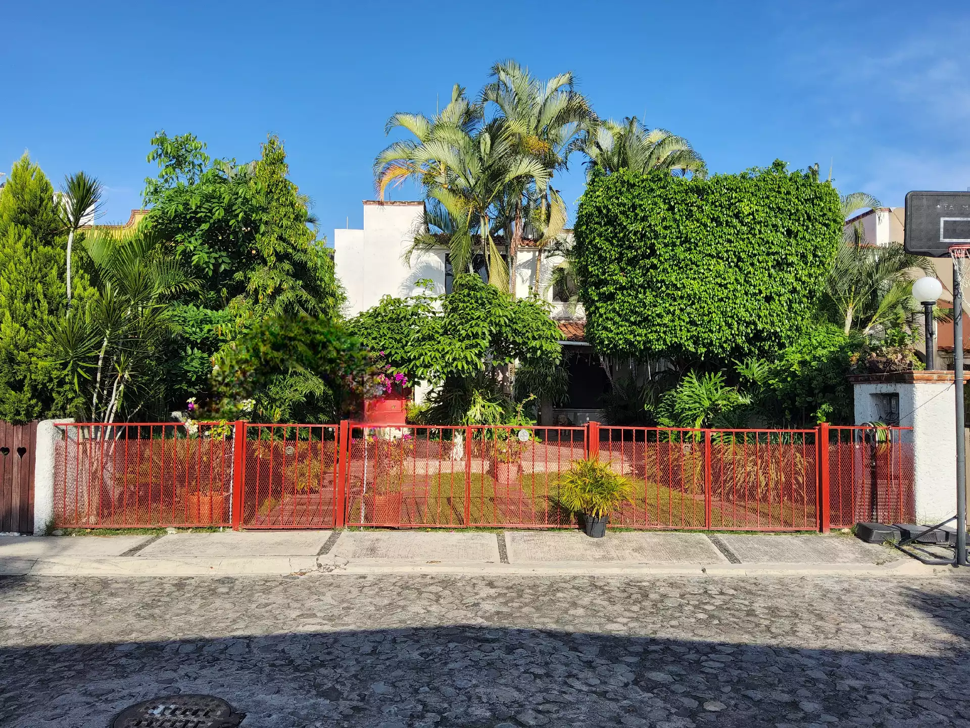 Casa en renta en privada dentro del fraccionamiento Junto al Río