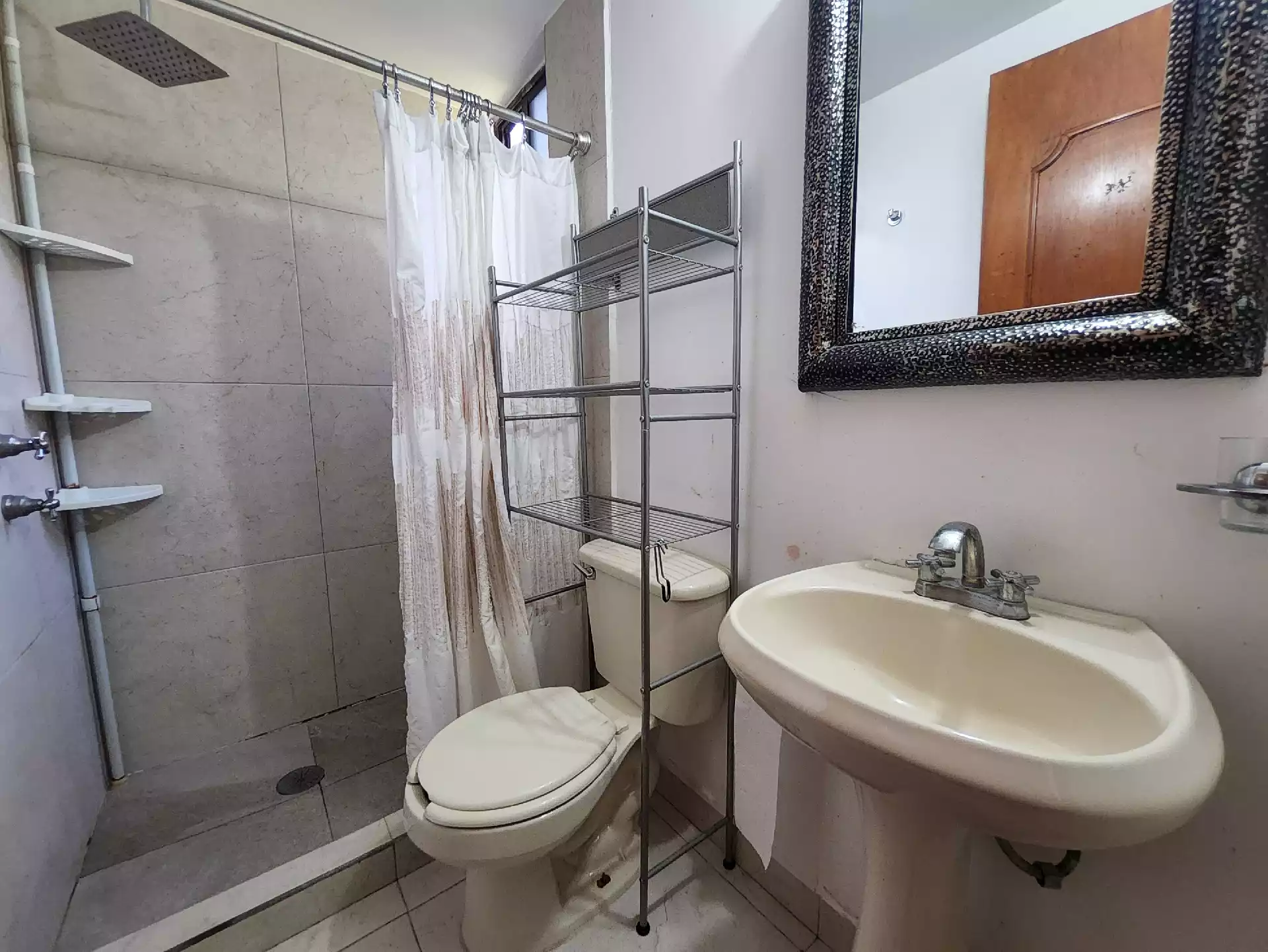 Casa en renta en privada dentro del fraccionamiento Junto al Río