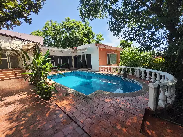 Casa en renta ubicada en privada de Palmira, Cuernavaca.