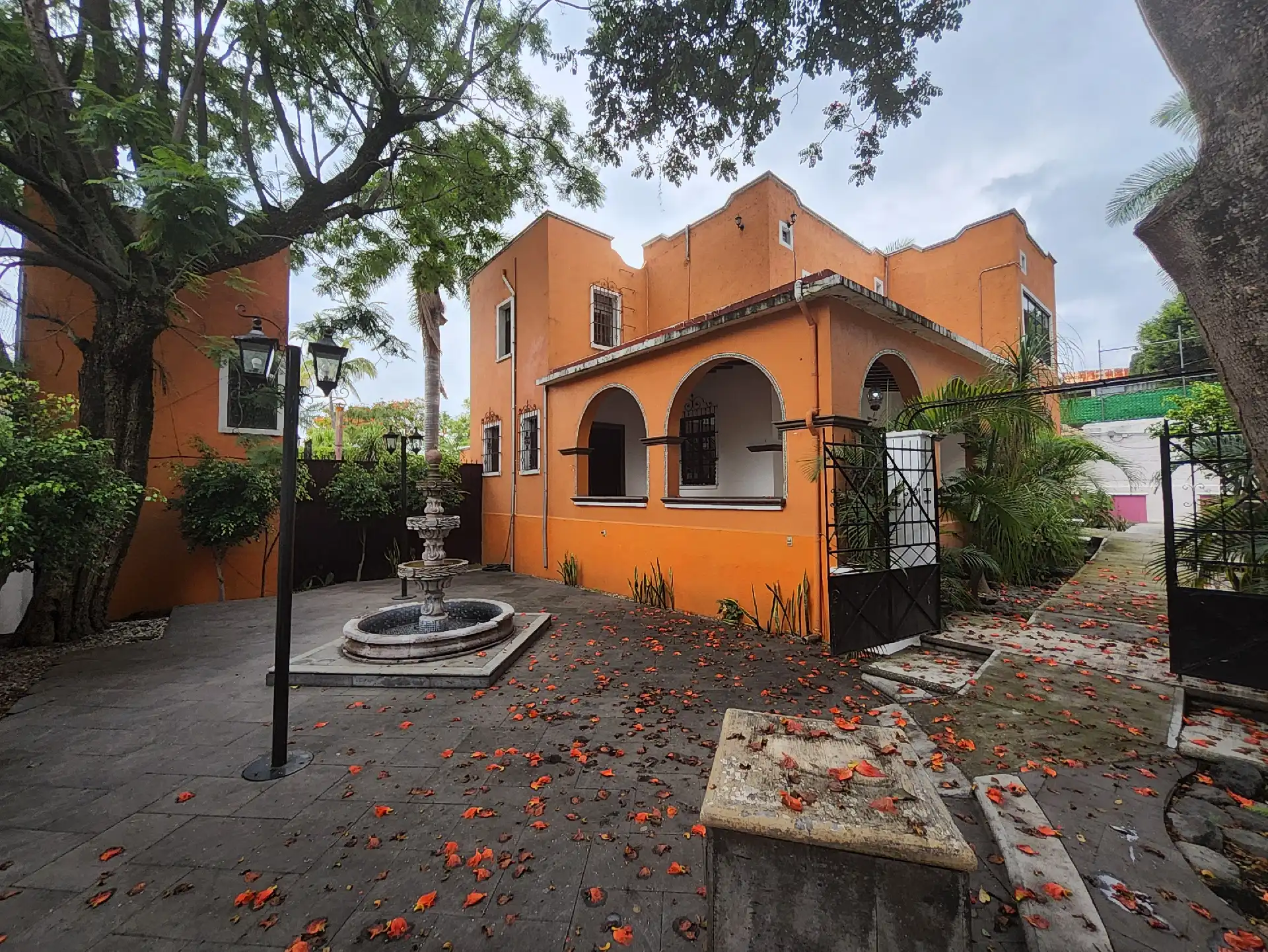 Consultorios en renta, ubicados dentro de un Centro especializado para la mujer.