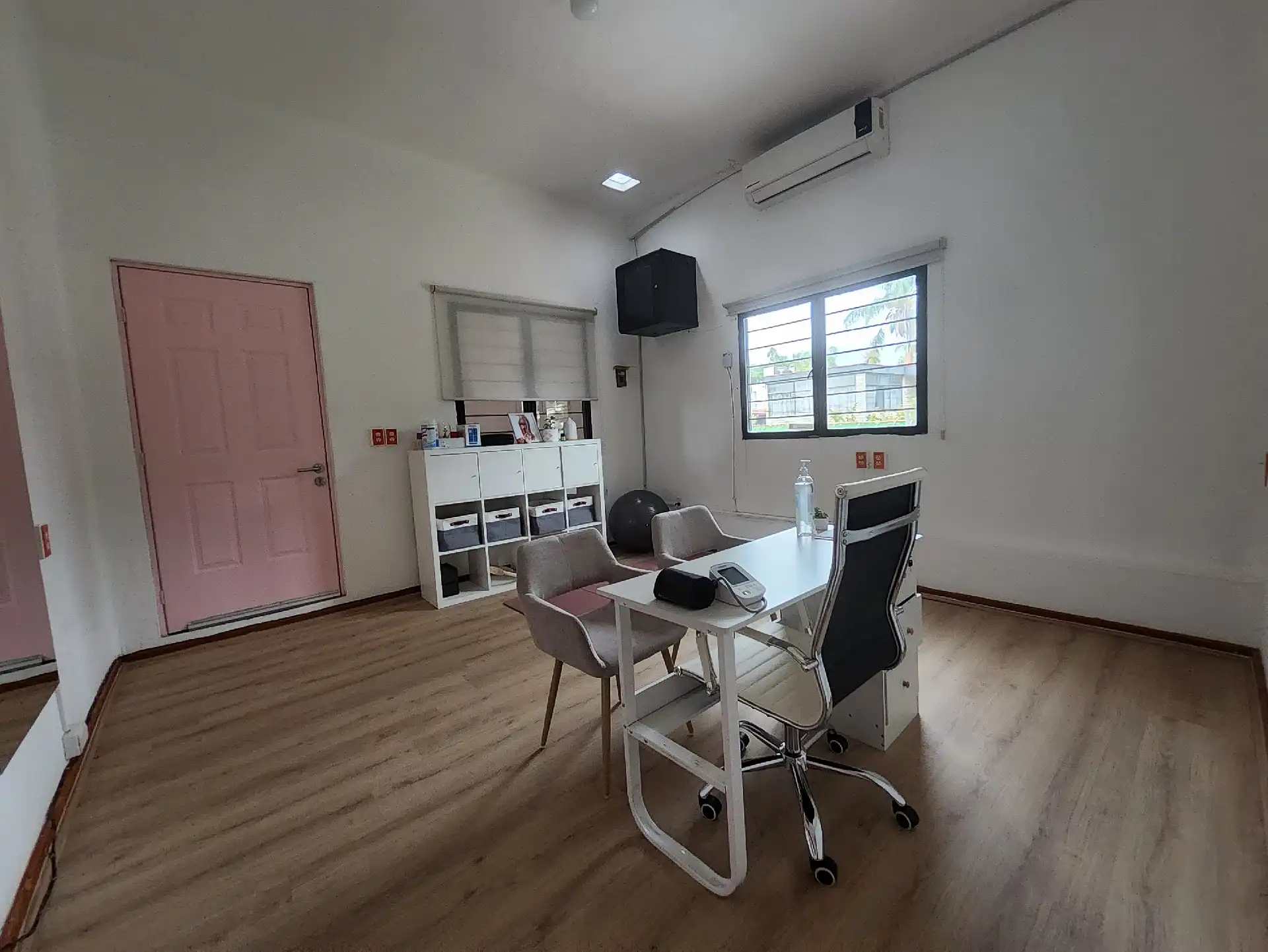 Consultorios en renta, ubicados dentro de un Centro especializado para la mujer.