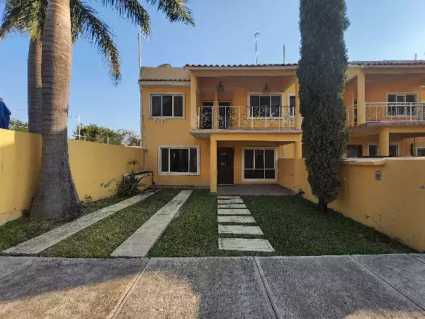 Casa amueblada de 3 recámaras con alberca en Xochitepec