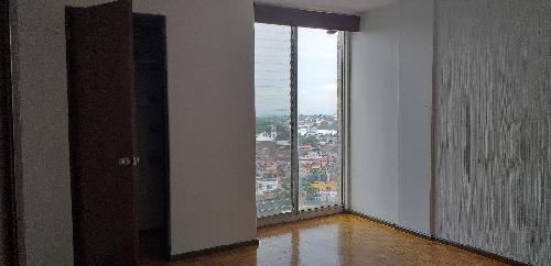 Oficina en edificio, excelente ubicación