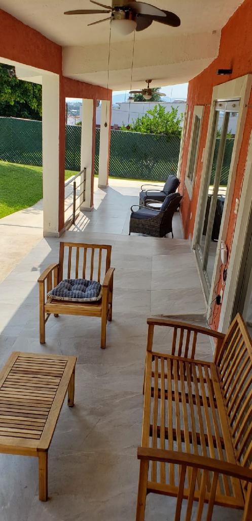 VENTA DE CASA SOLA EN FRACCIONAMIENTO