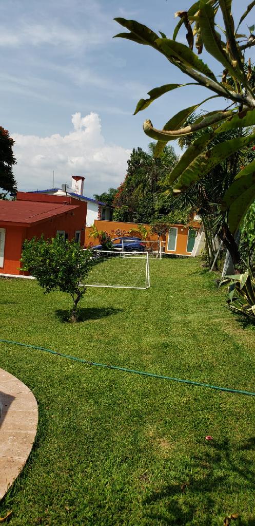 VENTA DE CASA SOLA EN FRACCIONAMIENTO