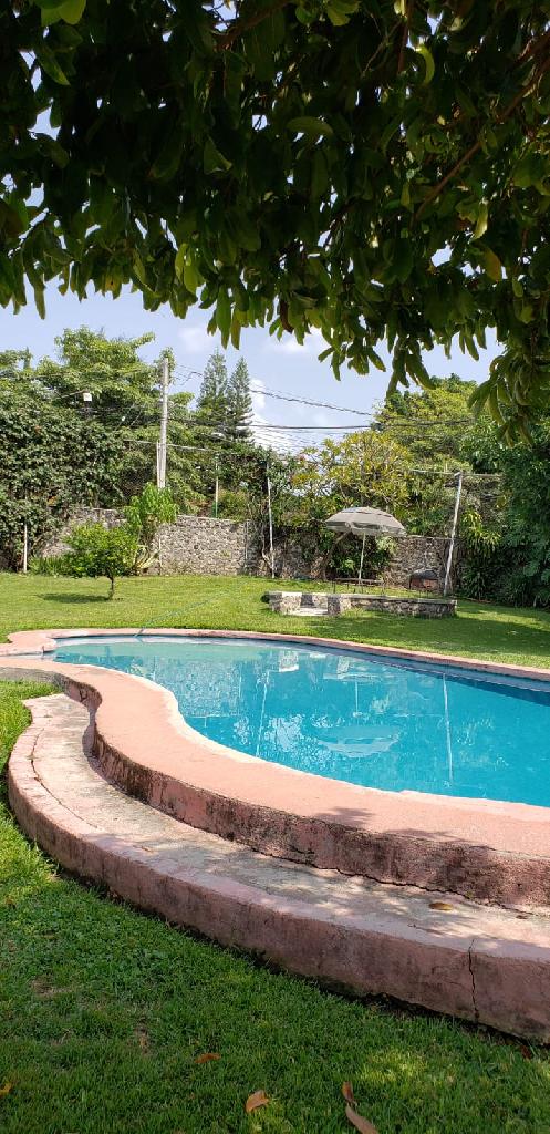 VENTA DE CASA SOLA EN FRACCIONAMIENTO