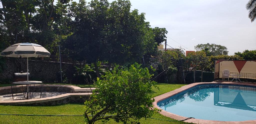 VENTA DE CASA SOLA EN FRACCIONAMIENTO