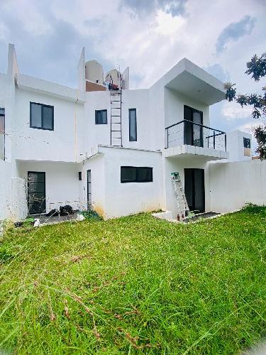 Casa en venta en fraccionamiento en ahuatlan