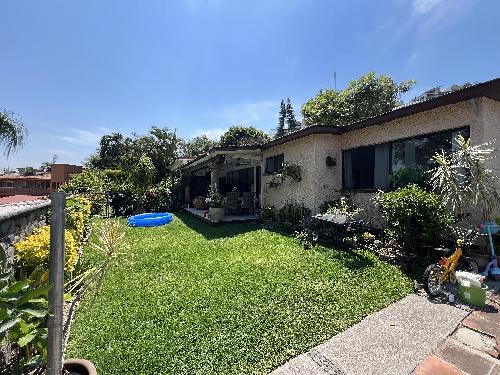 Casa en un nivel en condominio lomas de Cuernavaca