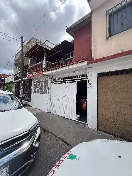 Casa sola en venta en Civac